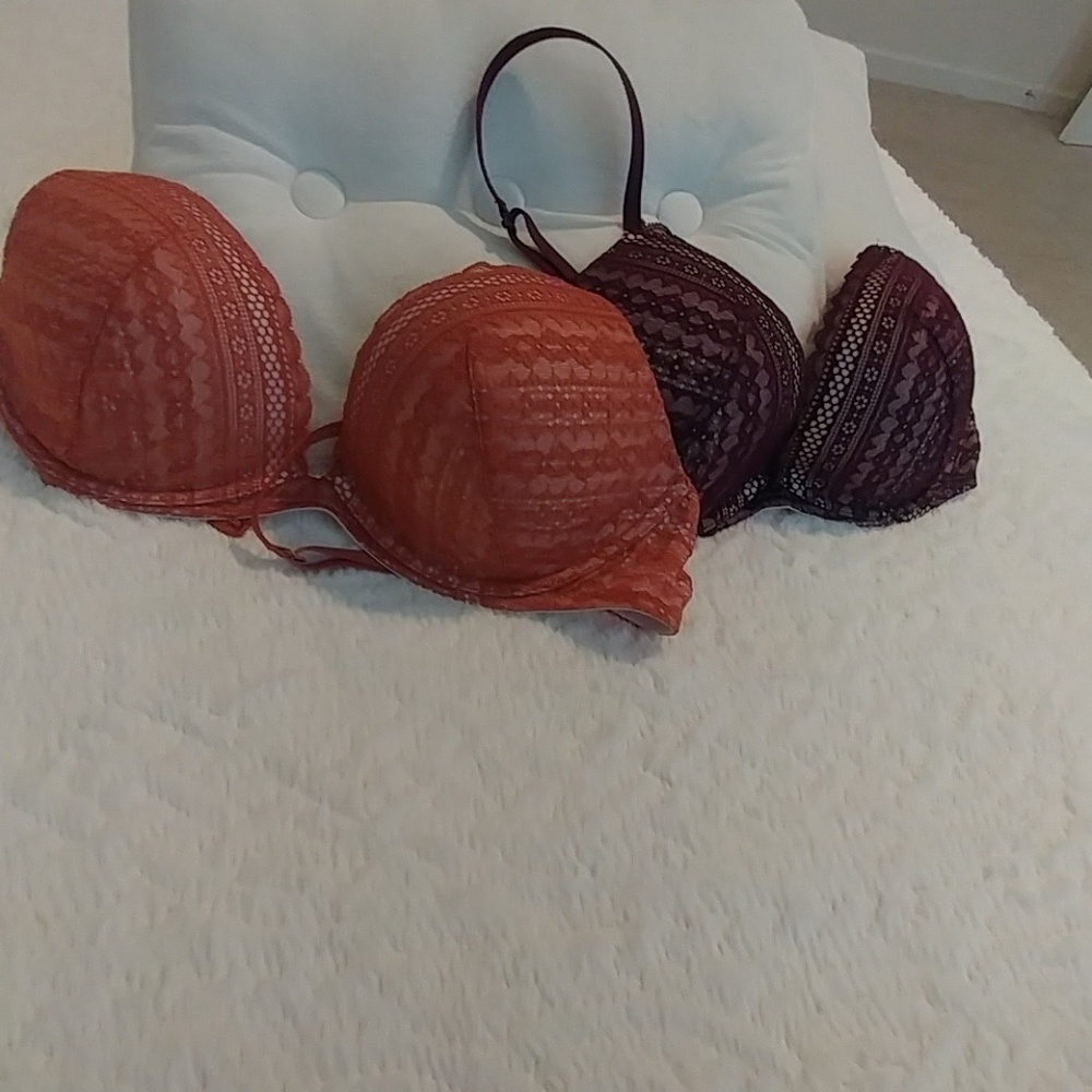 2 Victoria Secret Plunge bras